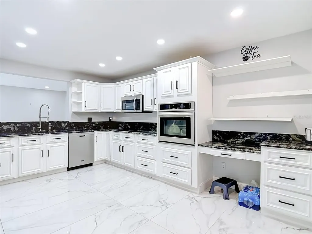 8725 Bay Pointe Drive Tampa FL 33615