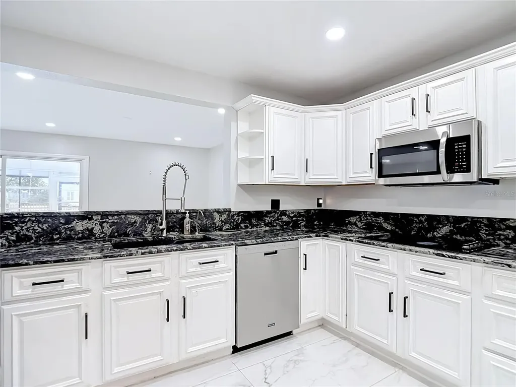 8725 Bay Pointe Drive Tampa FL 33615