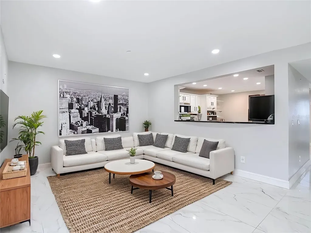 8725 Bay Pointe Drive Tampa FL 33615