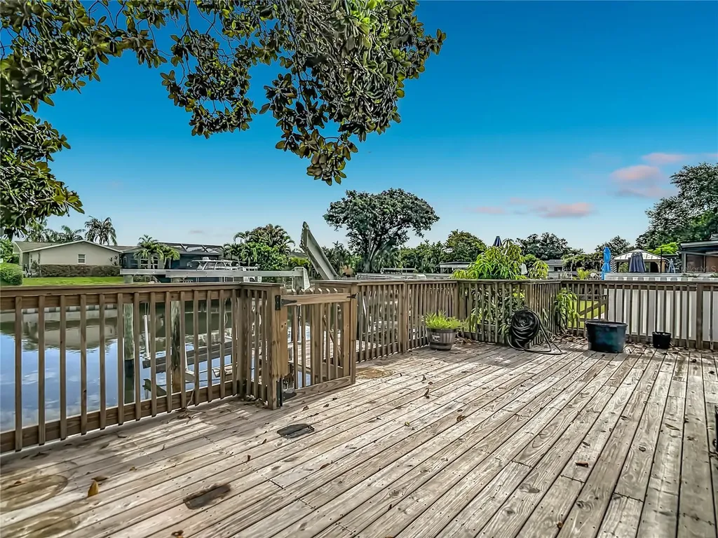 8725 Bay Pointe Drive Tampa FL 33615