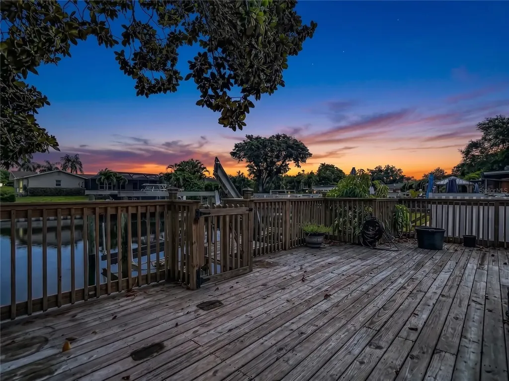 8725 Bay Pointe Drive Tampa FL 33615
