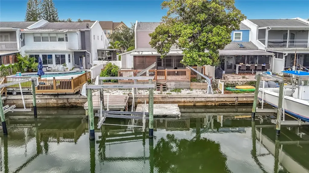 8725 Bay Pointe Drive Tampa FL 33615