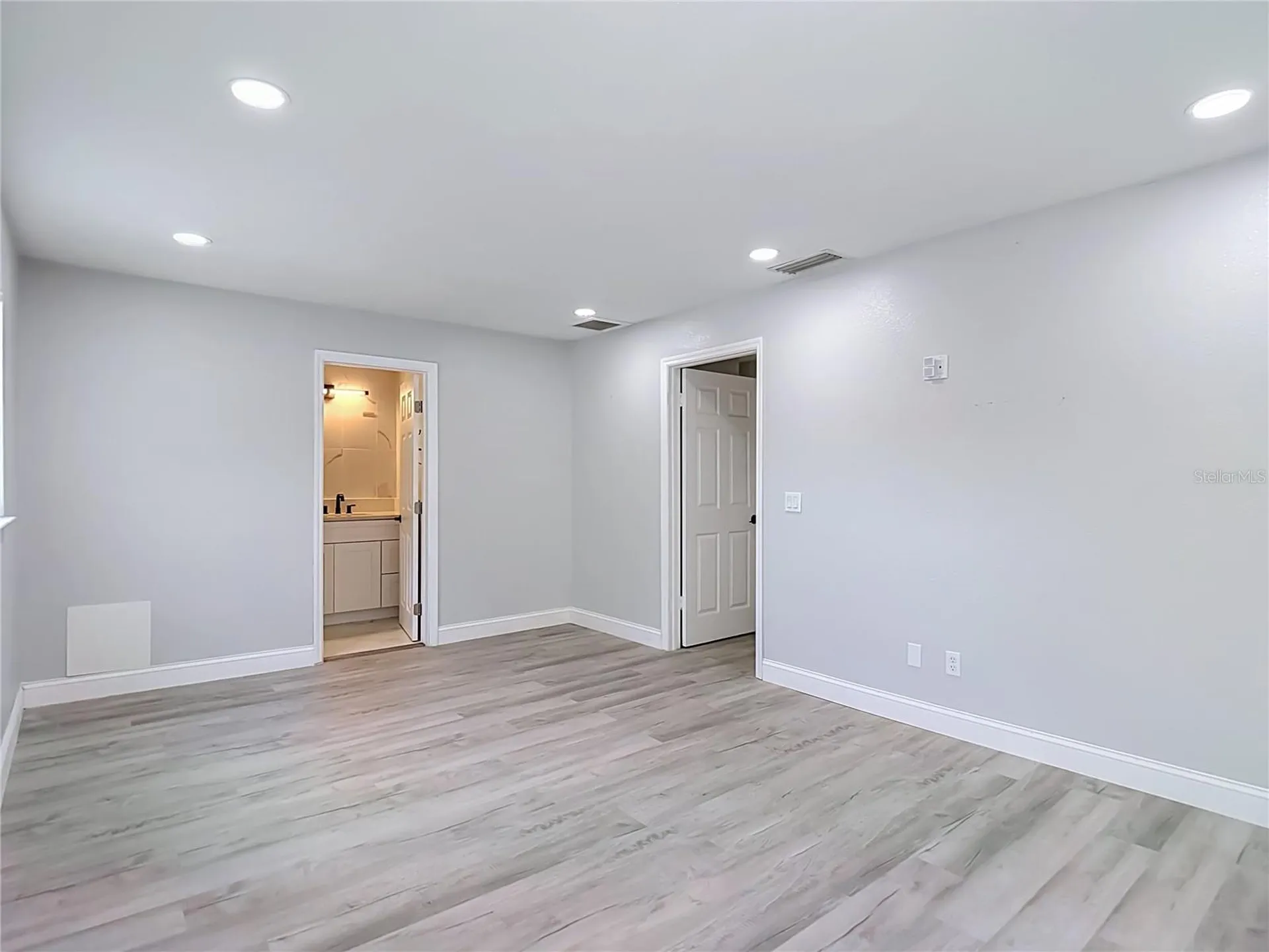 8725 Bay Pointe Drive Tampa FL 33615