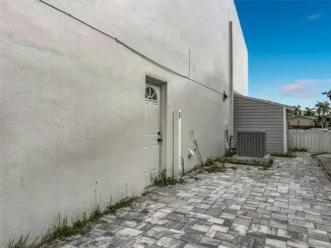 8725 Bay Pointe Drive Tampa FL 33615