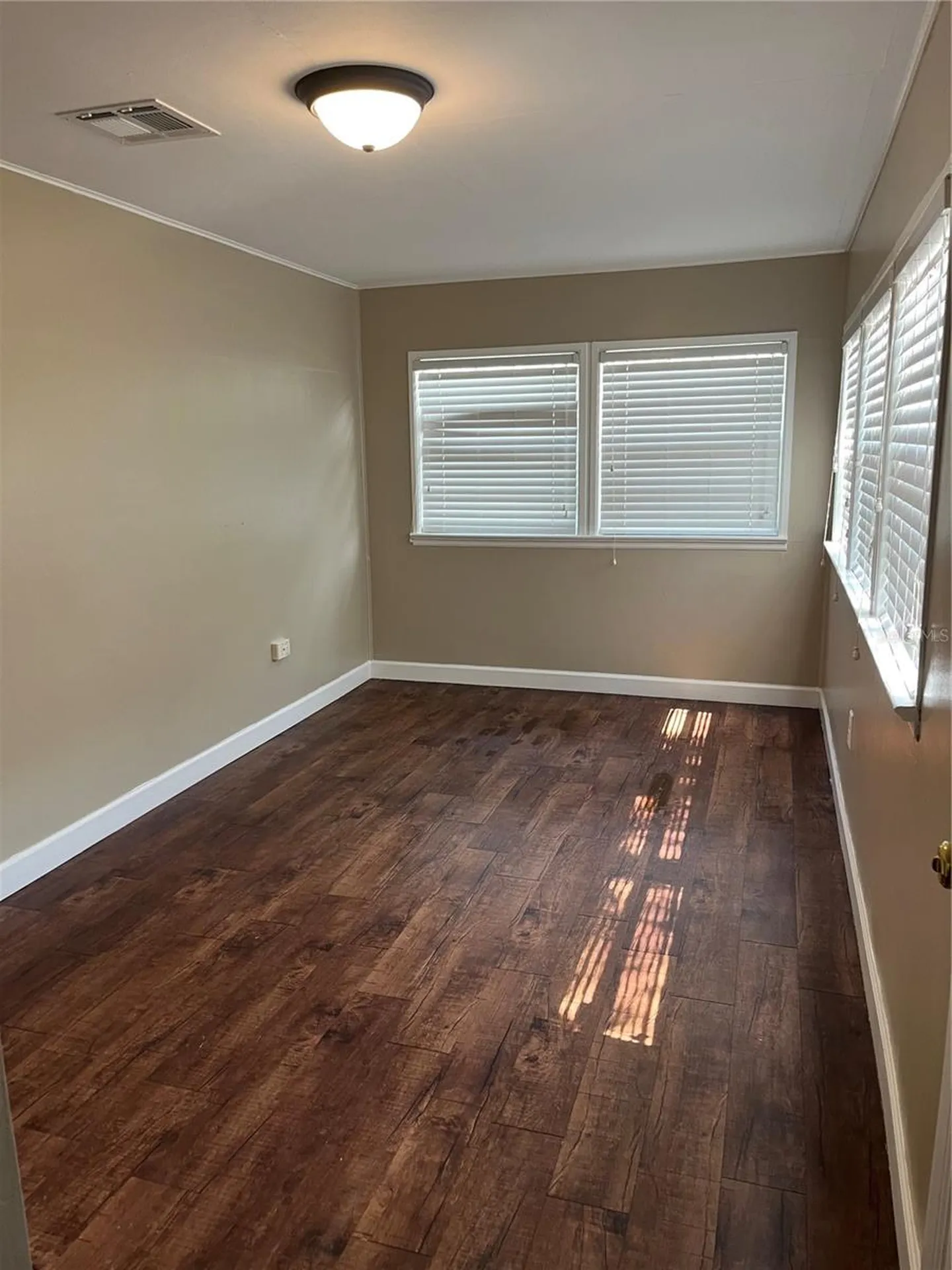 949 N Grandview Street Mount Dora FL 32757
