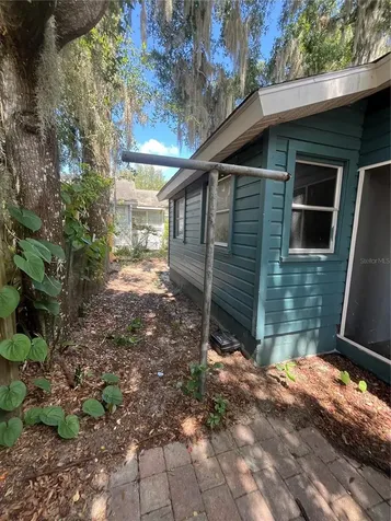 949 N Grandview Street Mount Dora FL 32757