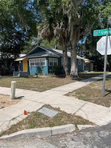 949 N Grandview Street Mount Dora FL 32757
