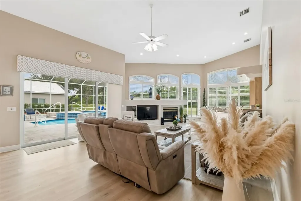 438 Tall Oak Trail Tarpon Springs FL 34688