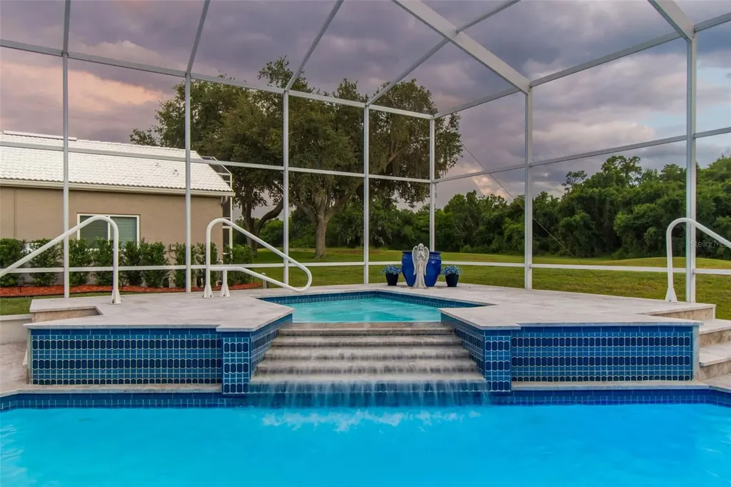 438 Tall Oak Trail Tarpon Springs FL 34688