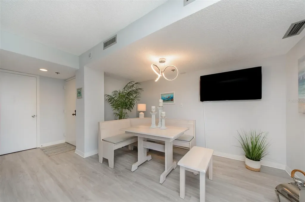 690 Island Way Clearwater Beach FL 33767