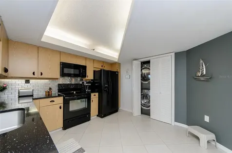 690 Island Way Clearwater Beach FL 33767