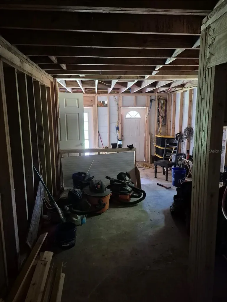 5230 Park Avenue De Leon Springs FL 32130