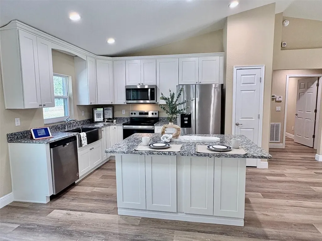 9337 SE Highway 42 Summerfield FL 34491