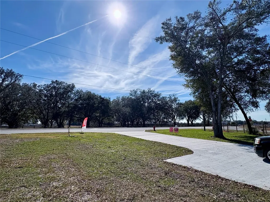 9337 SE Highway 42 Summerfield FL 34491