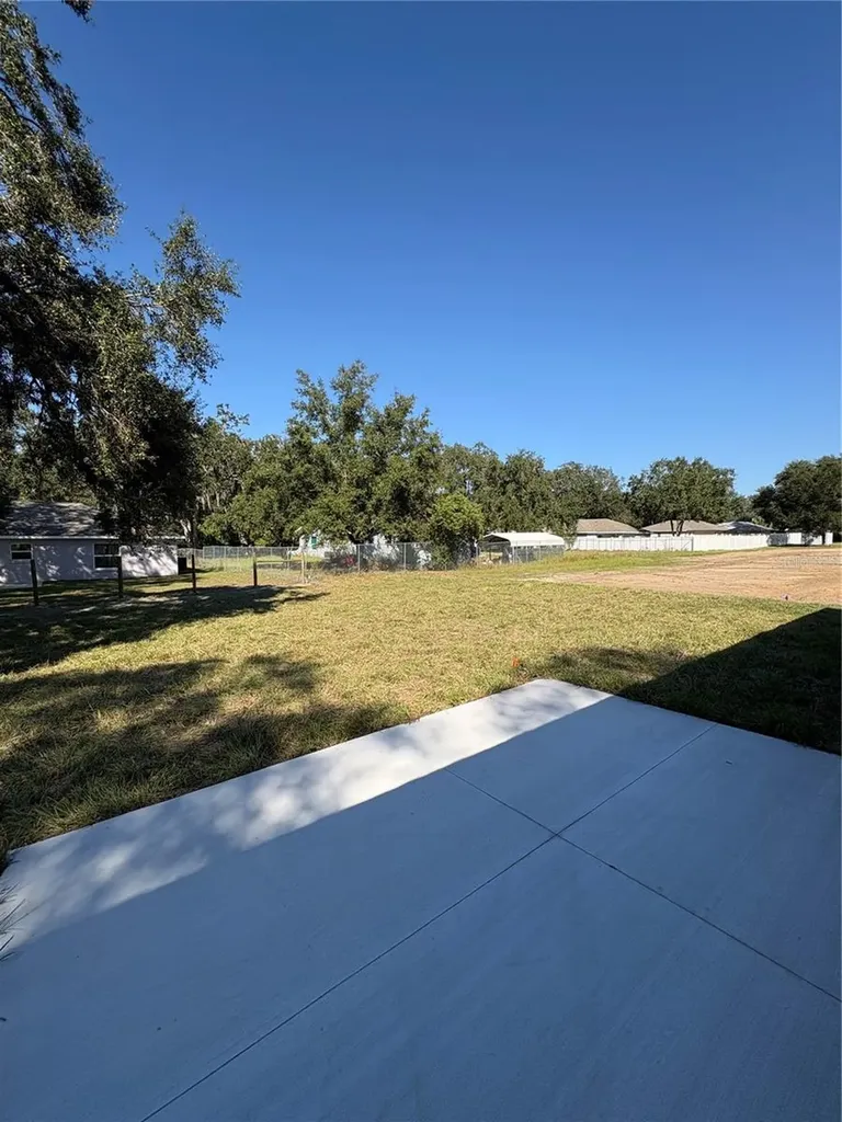 9337 SE Highway 42 Summerfield FL 34491
