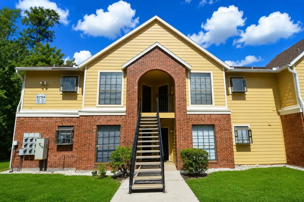 8754 Mallard Reserve Drive Tampa FL 33614