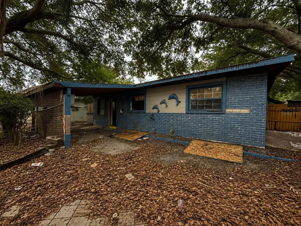310 62nd Avenue N St Petersburg FL 33702