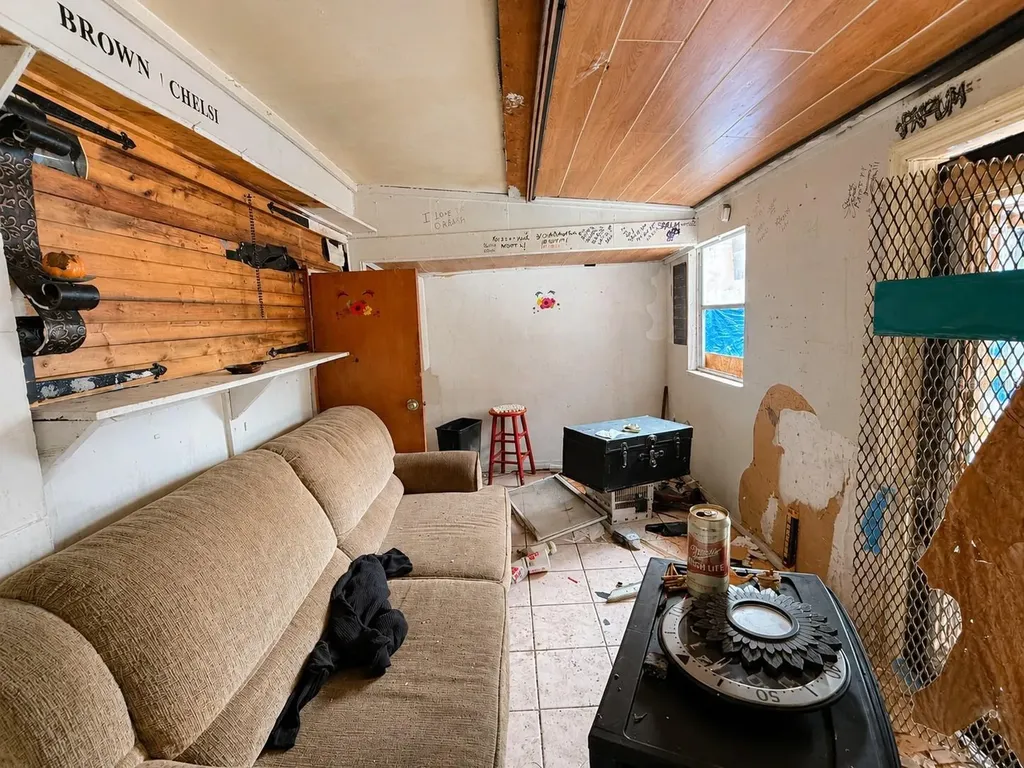 310 62nd Avenue N St Petersburg FL 33702