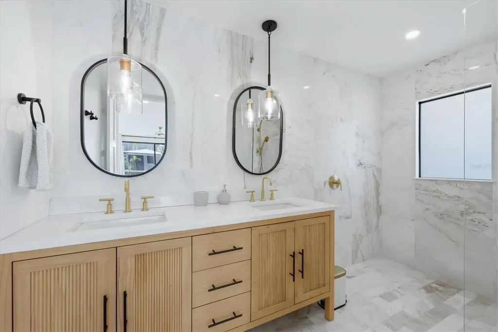 465 E Royal Flamingo Drive Sarasota FL 34236