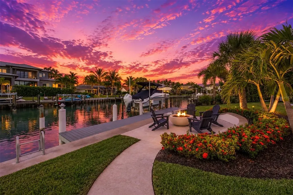 465 E Royal Flamingo Drive Sarasota FL 34236