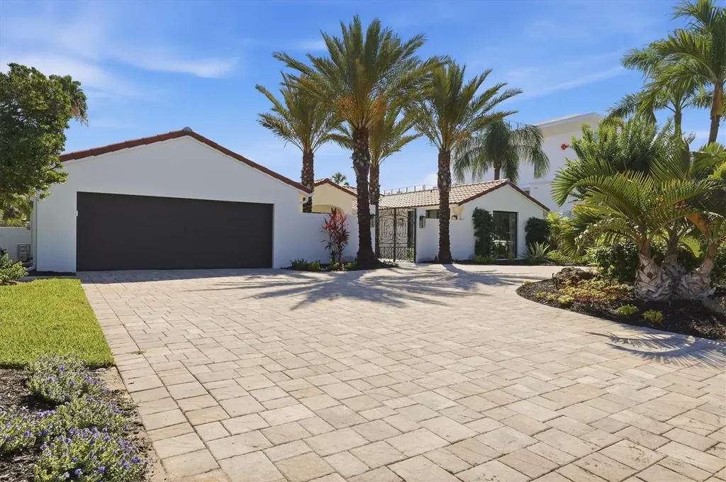 465 E Royal Flamingo Drive Sarasota FL 34236