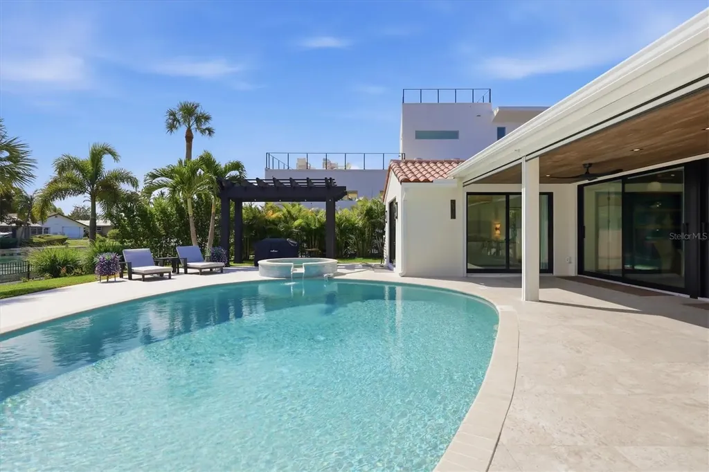 465 E Royal Flamingo Drive Sarasota FL 34236