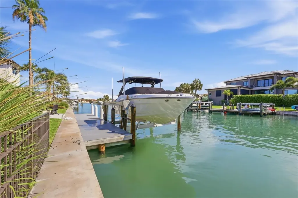 465 E Royal Flamingo Drive Sarasota FL 34236
