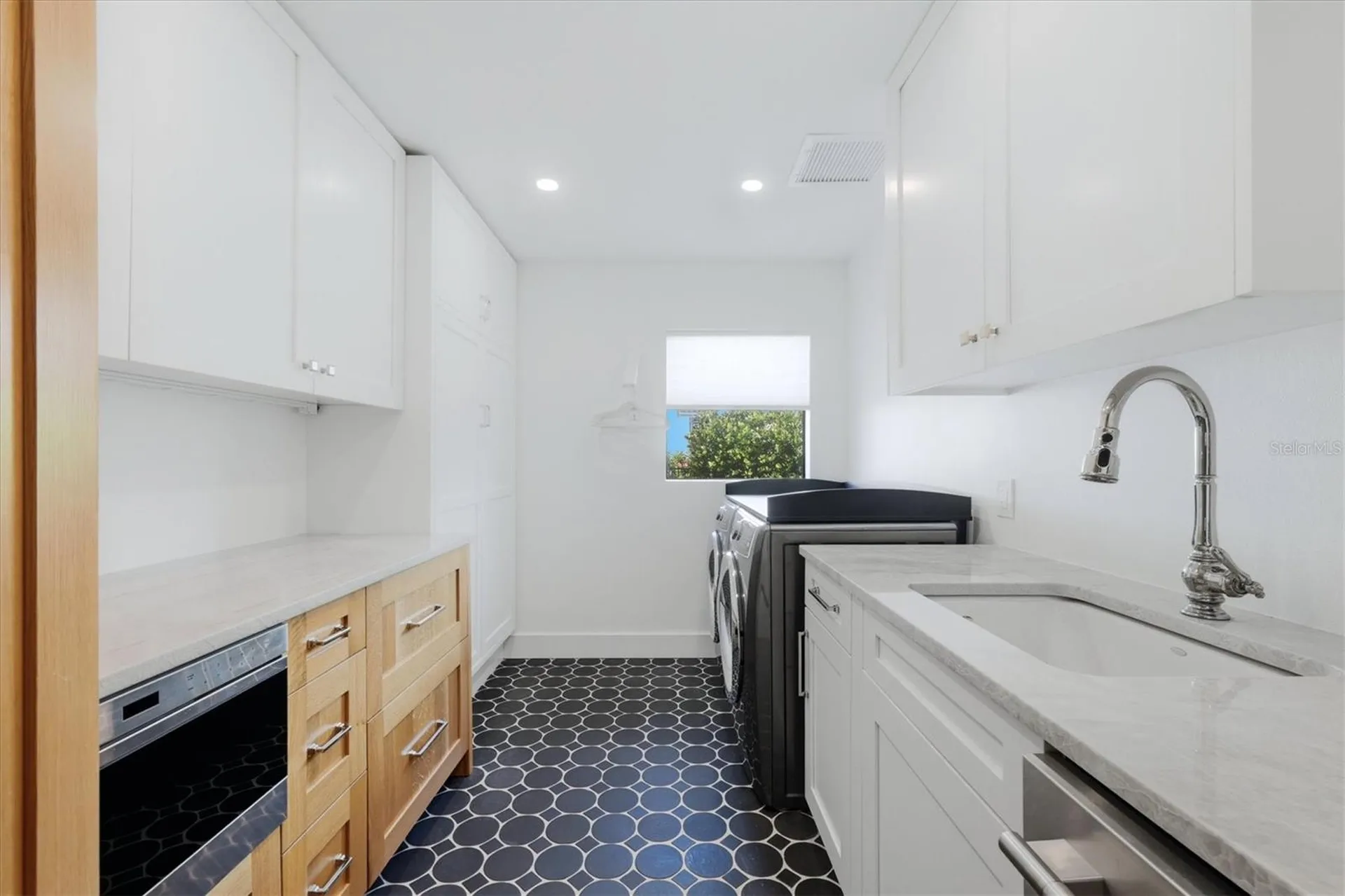465 E Royal Flamingo Drive Sarasota FL 34236