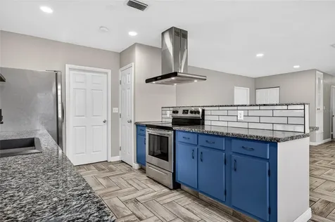 337 Colgan Avenue SE Port Charlotte FL 33952