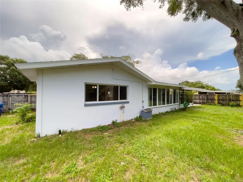 1812 Lady Mary Drive Clearwater FL 33756