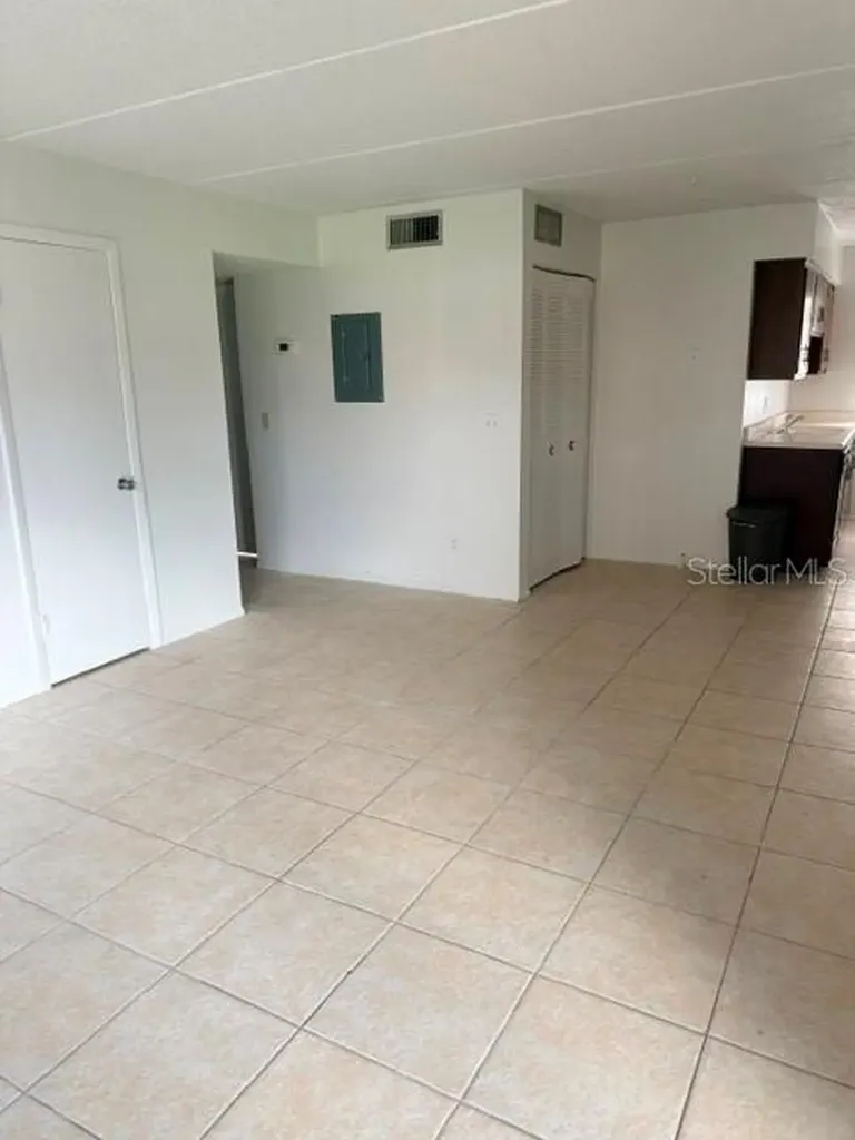 1100 E Caroline Street Tavares FL 32778