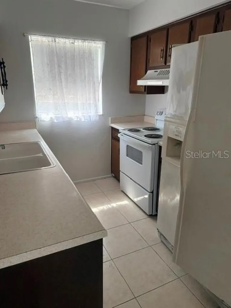 1100 E Caroline Street Tavares FL 32778