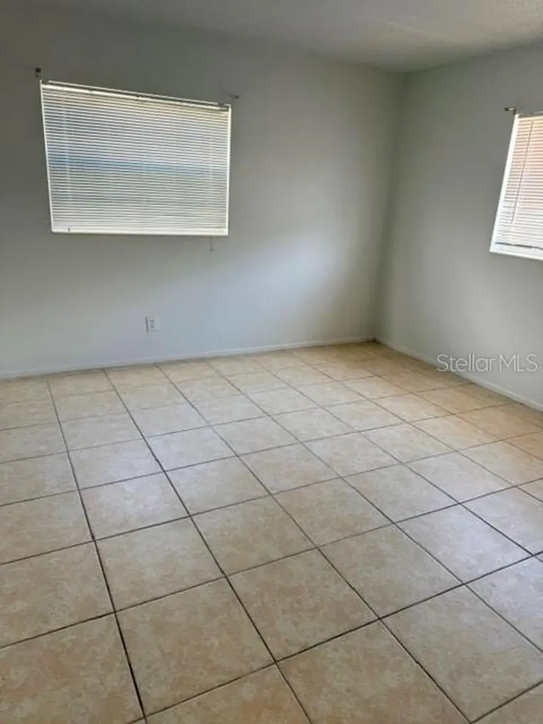 1100 E Caroline Street Tavares FL 32778