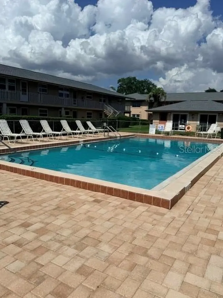 1100 E Caroline Street Tavares FL 32778