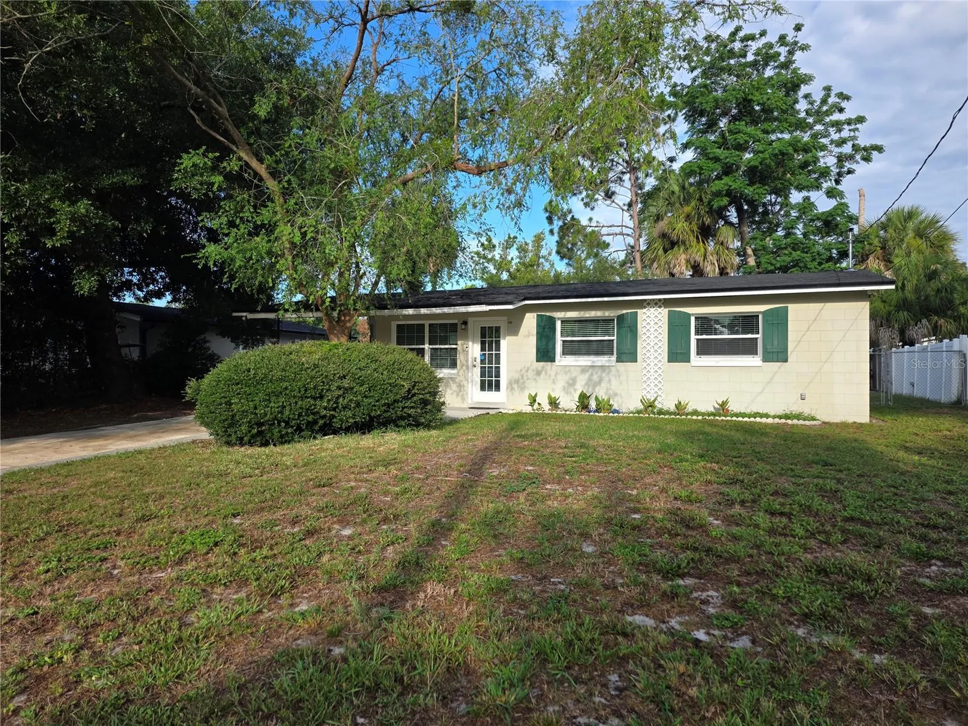 835 Golden Isle Drive Mount Dora FL 32757