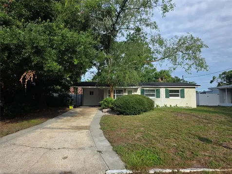 835 Golden Isle Drive Mount Dora FL 32757