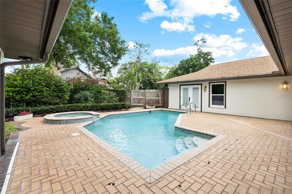 13325 Golf Crest Circle Tampa FL 33618