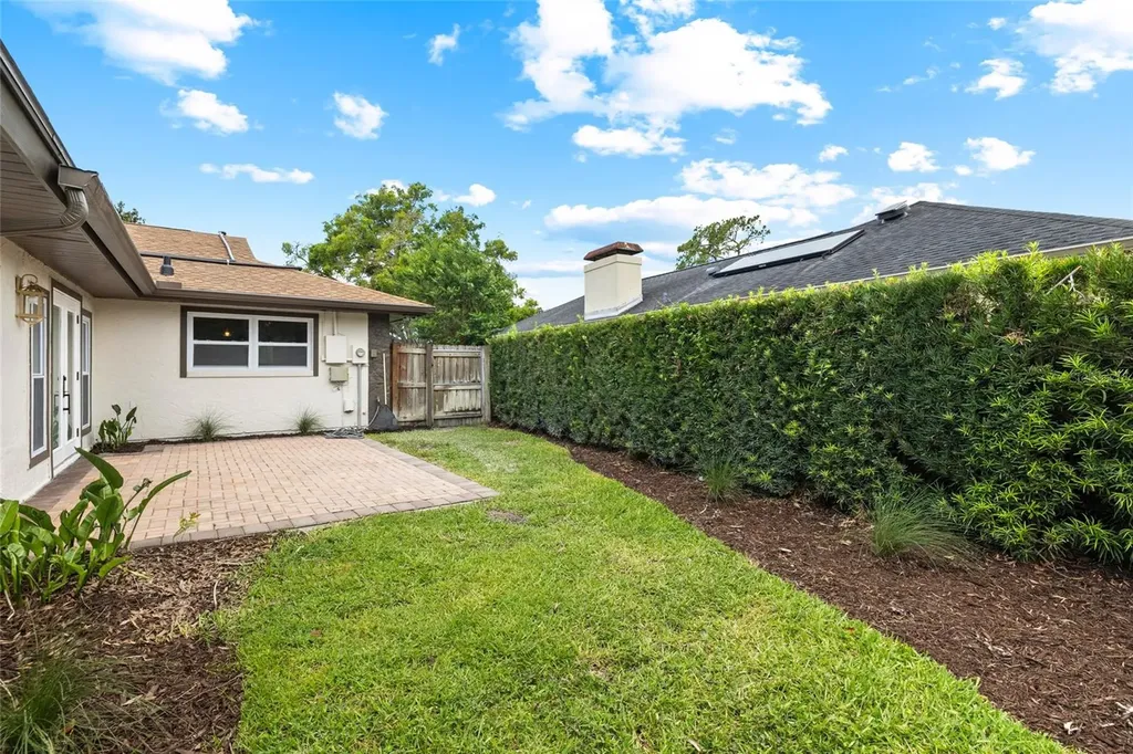 13325 Golf Crest Circle Tampa FL 33618