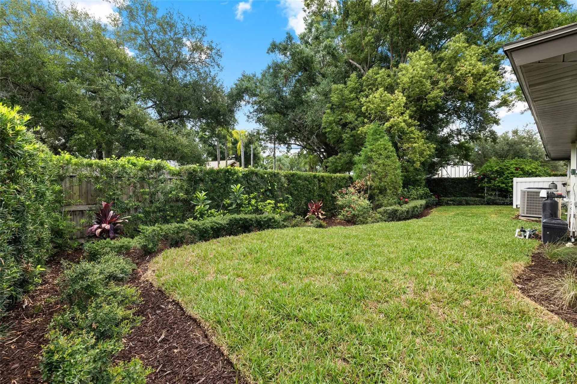 13325 Golf Crest Circle Tampa FL 33618