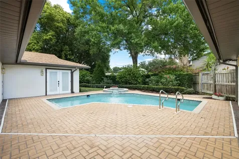 13325 Golf Crest Circle Tampa FL 33618