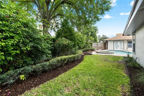 13325 Golf Crest Circle Tampa FL 33618