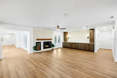13325 Golf Crest Circle Tampa FL 33618