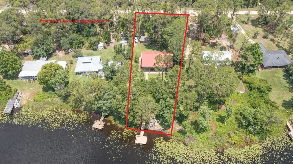 303 Riley Lake Drive Hawthorne FL 32640