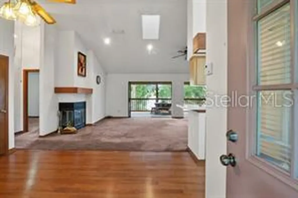 303 Riley Lake Drive Hawthorne FL 32640