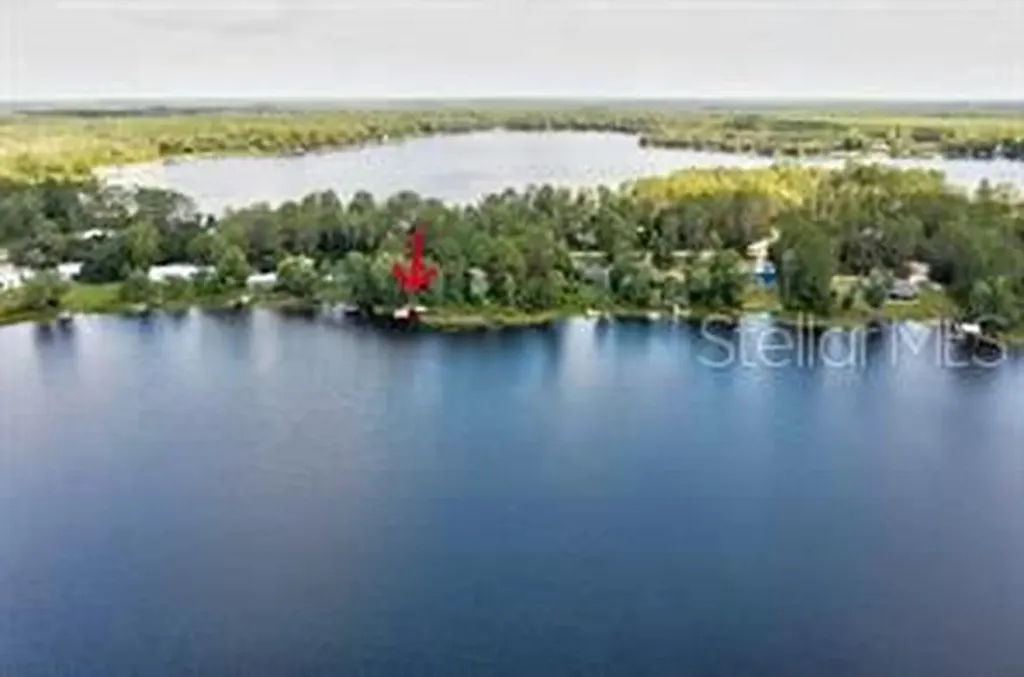 303 Riley Lake Drive Hawthorne FL 32640