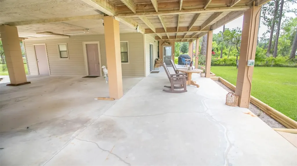 303 Riley Lake Drive Hawthorne FL 32640