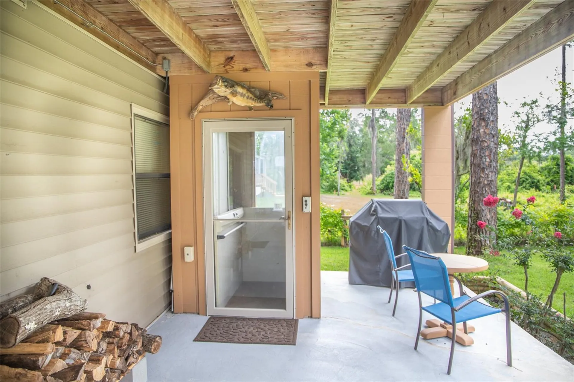 303 Riley Lake Drive Hawthorne FL 32640