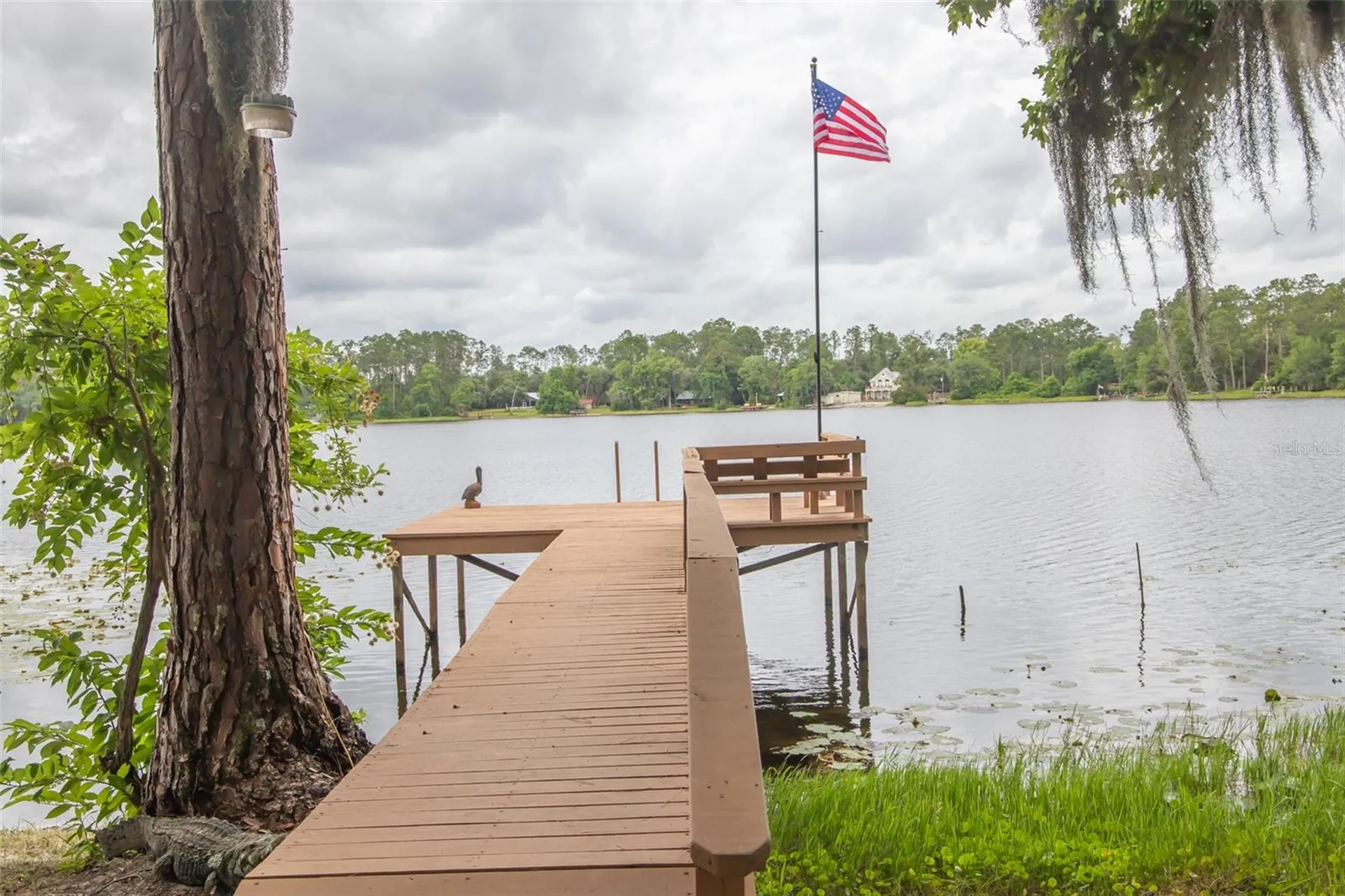 303 Riley Lake Drive Hawthorne FL 32640