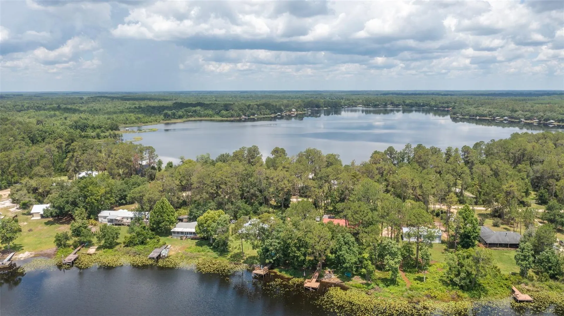 303 Riley Lake Drive Hawthorne FL 32640