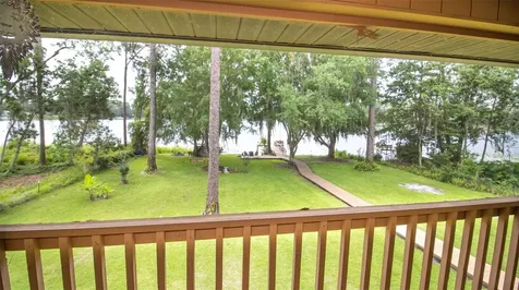 303 Riley Lake Drive Hawthorne FL 32640